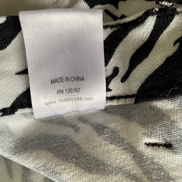 Motel Rocks Zebra Print Jeans Size Small - Picture 11 of 12